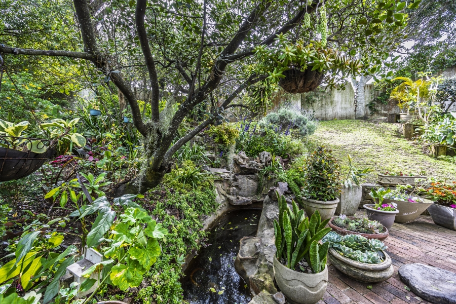 4 Bedroom Property for Sale in Bonza Bay Eastern Cape